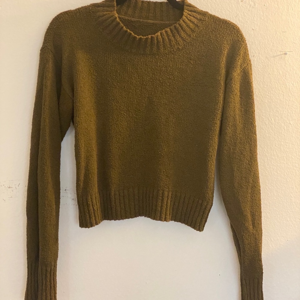 DOÉN sample cropped olive sweater, M